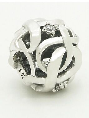 Pandora infinity knot charm bead
925 sterling silver
